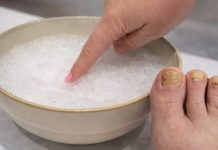 Samo 3 sastojka za žute i zadebljale nokte! GLJIVICE NA NOKTIMA KAO RUKOM ODNESENE… Samo 3 sastojka za žute i zadebljale nokte! GLJIVICE NA NOKTIMA KAO RUKOM ODNESENE… - featured image