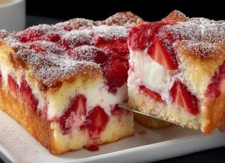 Savršen kolač od jagoda za samo 5 minuta! Jednostavan i ukusan!!! Savršen kolač od jagoda za samo 5 minuta! Jednostavan i ukusan!!! - featured image