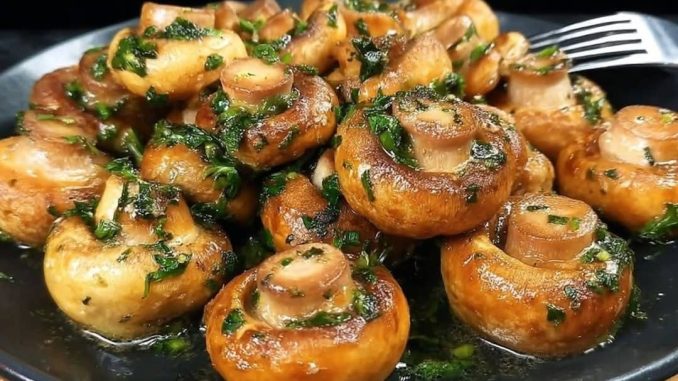 Gljive s bijelim lukom – ukusnije od mesa! Ovako spremljeni šampinjoni oduševili su sve moje goste… - featured image Gljive s bijelim lukom – ukusnije od mesa! Ovako spremljeni šampinjoni oduševili su sve moje goste… - featured image