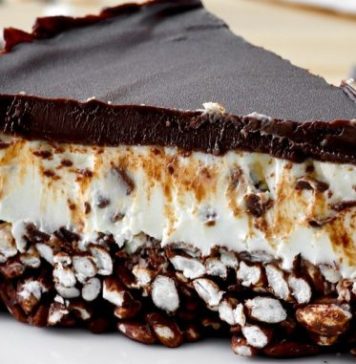 🍫🍰 TORTA OD NAPUHANE RIŽE I ČOKOLADE – HRCKAVA ČOKOLADNA ČAROLIJA! Prepustite se ovom slatkom užitku! 😍 🍫🍰 TORTA OD NAPUHANE RIŽE I ČOKOLADE – HRCKAVA ČOKOLADNA ČAROLIJA! Prepustite se ovom slatkom užitku! 😍 - featured image