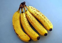 DOKTORICA UPOZORILA KOJE OSOBE NE SMIJU JESTI BANANE: MOGU BITI OPASNE, POSEBNO AKO IMATE OVU BOLEST DOKTORICA UPOZORILA KOJE OSOBE NE SMIJU JESTI BANANE: MOGU BITI OPASNE, POSEBNO AKO IMATE OVU BOLEST - featured image