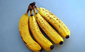 DOKTORICA UPOZORILA KOJE OSOBE NE SMIJU JESTI BANANE: MOGU BITI OPASNE, POSEBNO AKO IMATE OVU BOLEST DOKTORICA UPOZORILA KOJE OSOBE NE SMIJU JESTI BANANE: MOGU BITI OPASNE, POSEBNO AKO IMATE OVU BOLEST - featured image