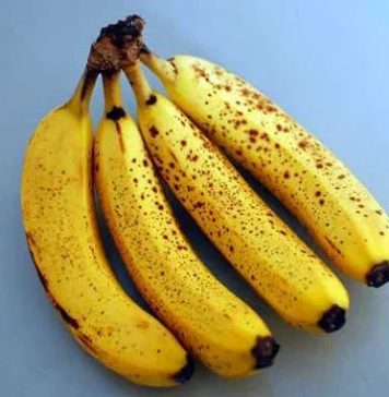 DOKTORICA UPOZORILA KOJE OSOBE NE SMIJU JESTI BANANE: MOGU BITI OPASNE, POSEBNO AKO IMATE OVU BOLEST DOKTORICA UPOZORILA KOJE OSOBE NE SMIJU JESTI BANANE: MOGU BITI OPASNE, POSEBNO AKO IMATE OVU BOLEST - featured image