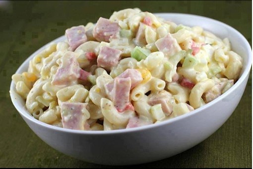 OVA SALATA JE IDEALNA ZAMJENA ZA RUČAK U OVE TOPLE DANE - featured image OVA SALATA JE IDEALNA ZAMJENA ZA RUČAK U OVE TOPLE DANE - featured image