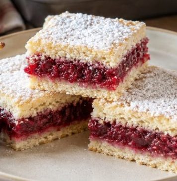 Sočna voćna pita sa višnjama – mekana, mirisna i jednostavna… Sočna voćna pita sa višnjama – mekana, mirisna i jednostavna… - featured image