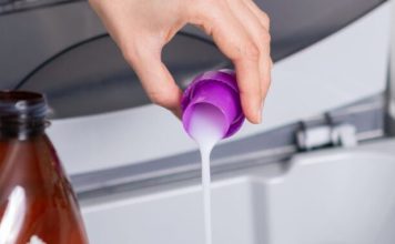 Ovu grešku svi prave: Evo kako treba sipati omekšivač da bi veš divno mirisao sedmicama Ovu grešku svi prave: Evo kako treba sipati omekšivač da bi veš divno mirisao sedmicama - featured image