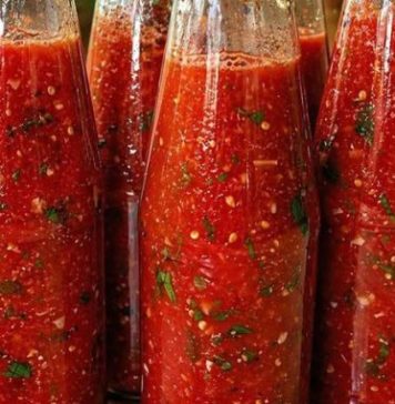 EVO KAKO DA NAPRAVITE SAVRŠEN SOS: Domaći sos od paradajza koji podiže svako jelo na viši nivo! EVO KAKO DA NAPRAVITE SAVRŠEN SOS: Domaći sos od paradajza koji podiže svako jelo na viši nivo! - featured image
