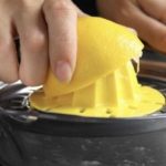 SVI PIJU VODU SA LIMUNOM, A TREBA DODATI JOŠ JEDAN SASTOJAK: Istopiće vam masne naslage brže nego ikad SVI PIJU VODU SA LIMUNOM, A TREBA DODATI JOŠ JEDAN SASTOJAK: Istopiće vam masne naslage brže nego ikad - featured image
