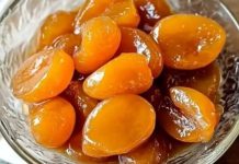 Od 5 kg šljiva napravila sam 12 tegli starinskog slatka – svaka šljiva ostala je cijela! Od 5 kg šljiva napravila sam 12 tegli starinskog slatka – svaka šljiva ostala je cijela! - featured image