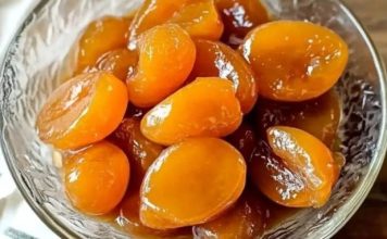 Od 5 kg šljiva napravila sam 12 tegli starinskog slatka – svaka šljiva ostala je cijela! Od 5 kg šljiva napravila sam 12 tegli starinskog slatka – svaka šljiva ostala je cijela! - featured image