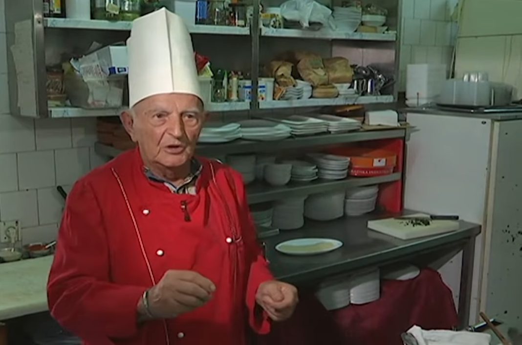 25 godina kuhao je Titu, a sad je otkrio svoj recept za najbolji ajvar: Jedan sastojak nikad ne dodaje - featured image 25 godina kuhao je Titu, a sad je otkrio svoj recept za najbolji ajvar: Jedan sastojak nikad ne dodaje - featured image