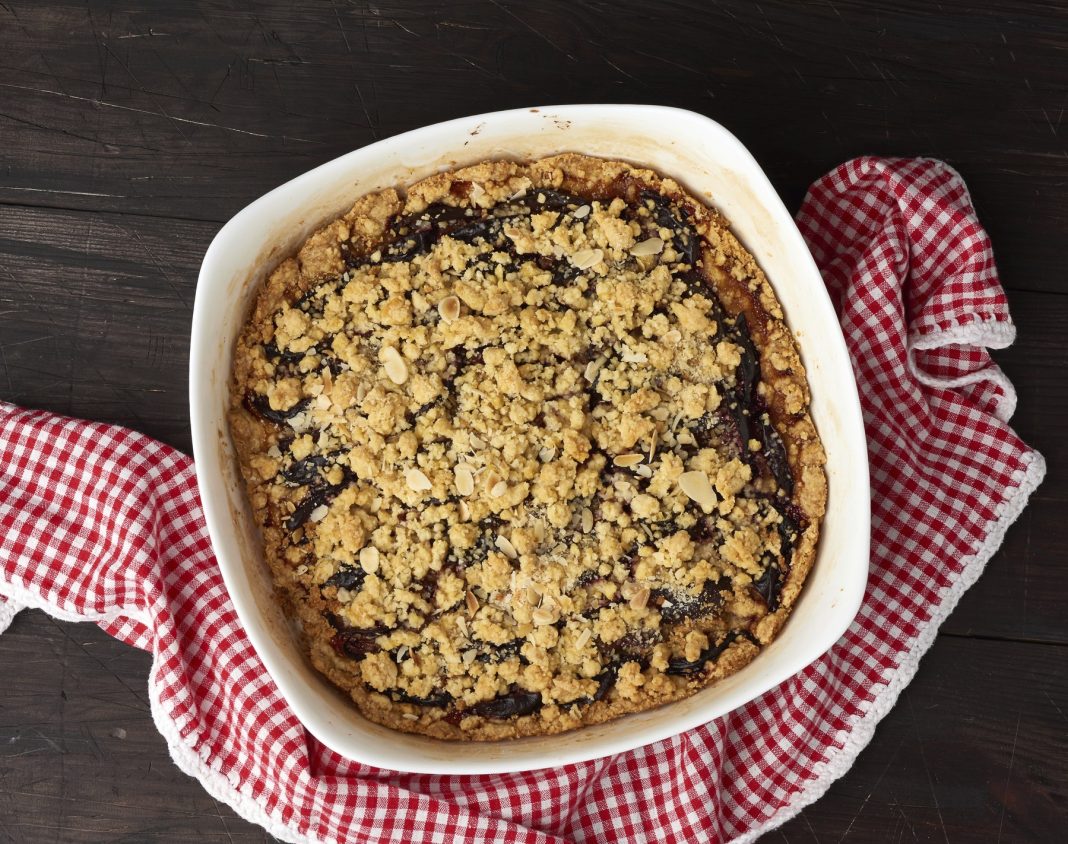 Pita sa šljivama: Jednostavan recept za sočan domaći kolač - featured image Pita sa šljivama: Jednostavan recept za sočan domaći kolač - featured image