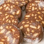 ČOKOLADNA SALAMA BEZ PEČENJA SA KEKSOM – BRZO, JEDNOSTAVNO I NEODOLJIVO! 🍫🍪 ČOKOLADNA SALAMA BEZ PEČENJA SA KEKSOM – BRZO, JEDNOSTAVNO I NEODOLJIVO! 🍫🍪 - featured image