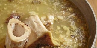 Supa od kostiju: Ubrzava metabolizam, jača imunitet, reguliše rad creva Supa od kostiju: Ubrzava metabolizam, jača imunitet, reguliše rad creva - featured image