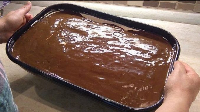 JEDNOSTAVNE ČOKOLADNE KOCKE KOJE ĆE VAS OBORITI SA NOGU - featured image JEDNOSTAVNE ČOKOLADNE KOCKE KOJE ĆE VAS OBORITI SA NOGU - featured image