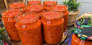 PRAVI DOMAĆI AJVAR OD 20 KG PAPRIKE: Bez patlidžana, a ovako pripremljen ima savršen ukus… PRAVI DOMAĆI AJVAR OD 20 KG PAPRIKE: Bez patlidžana, a ovako pripremljen ima savršen ukus… - featured image